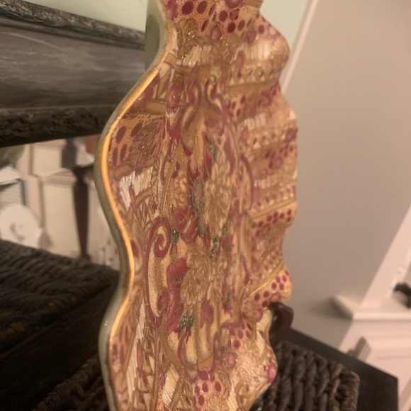 Decorative Oriental Style Plate with Scalloped Edge - Picture 5 of 6